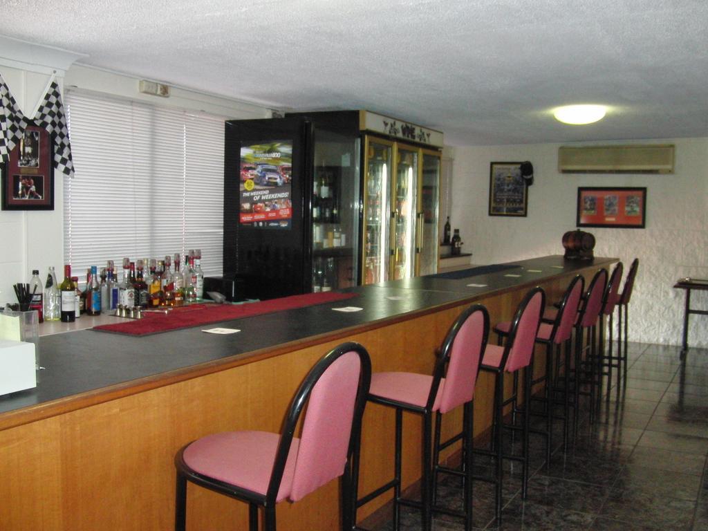 Monte Carlo Motor Inn Townsville Exterior foto