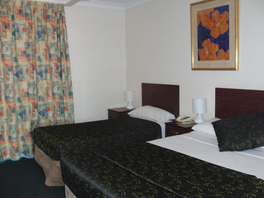 Monte Carlo Motor Inn Townsville Exterior foto